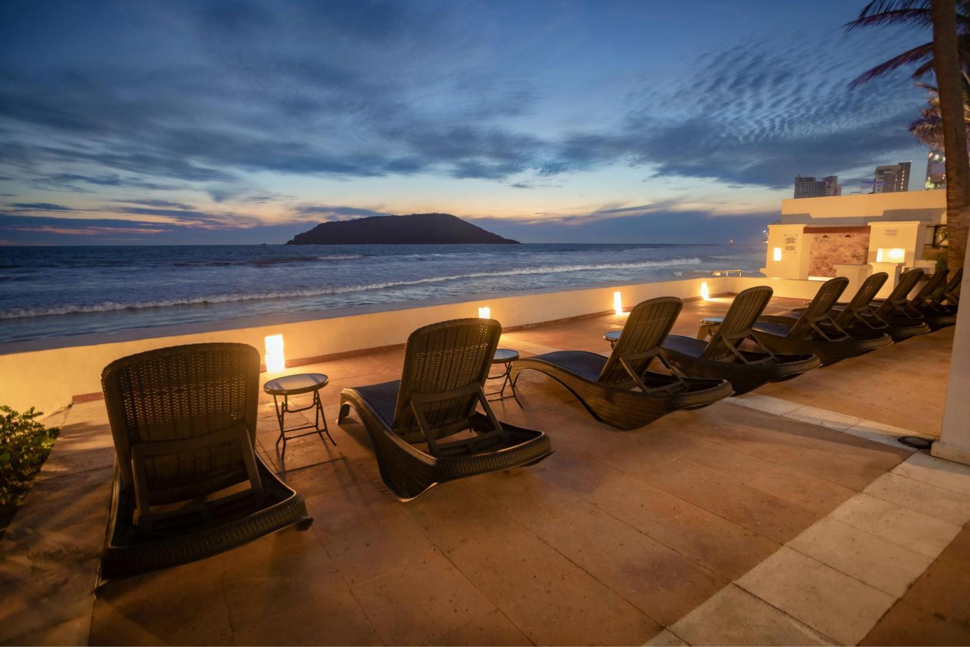 Best Western Hotel Posada Freeman Zona Dorada Масатлан Экстерьер фото