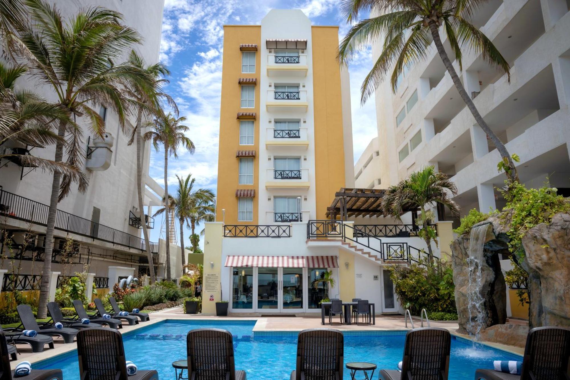 Best Western Hotel Posada Freeman Zona Dorada Масатлан Экстерьер фото